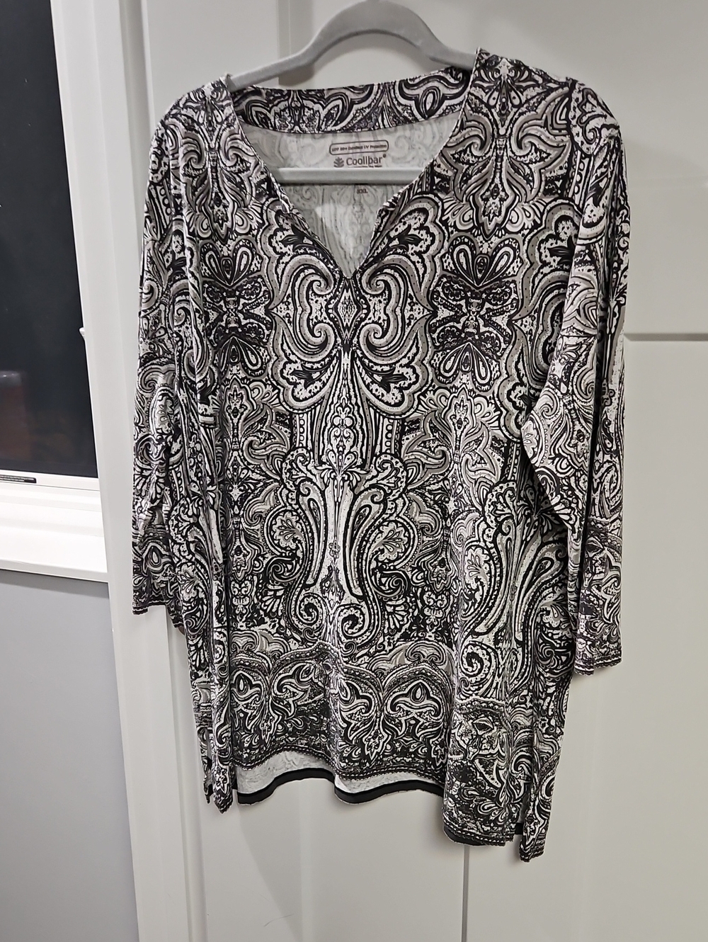 Coolibar Black & White Paisley V-Neck Tunic Top